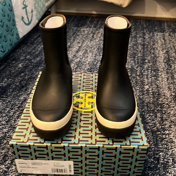 Black and Olive Hurricane Boot - Picture 2 of 4